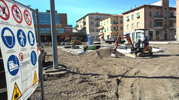 Riqualificazione di piazza K. Marx, entro novembre il completamento