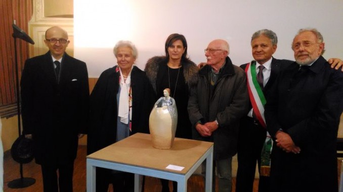 Inaugurata a Torgiano la mostra Vaselle d’autore per il vino novello