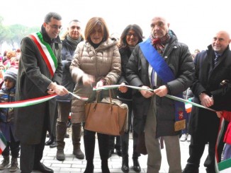 Presidente Catiuscia Marini inaugura scuola primaria Collepepe