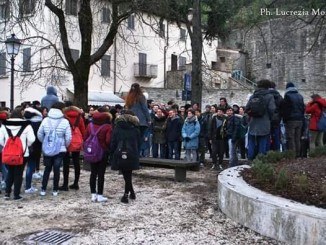 Pensaci, Anticorteo liberi studenti che pensano e parlano a Todi