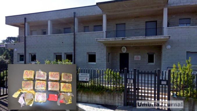 Collazzone, undici chilogramm di di hashish in un'auto abbandonata