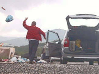 Rifiuti selvaggi, a Todi si accende la fototrappola