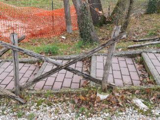 Atti vandalici nell’area del parco Caponi a Marsciano, la condanna del Comune
