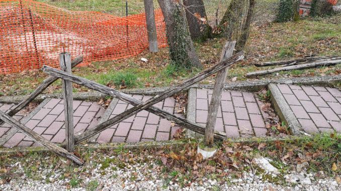 Atti vandalici nell’area del parco Caponi a Marsciano, la condanna del Comune Atti vandalici nell’area del parco Caponi a Marsciano, la condanna del Comune