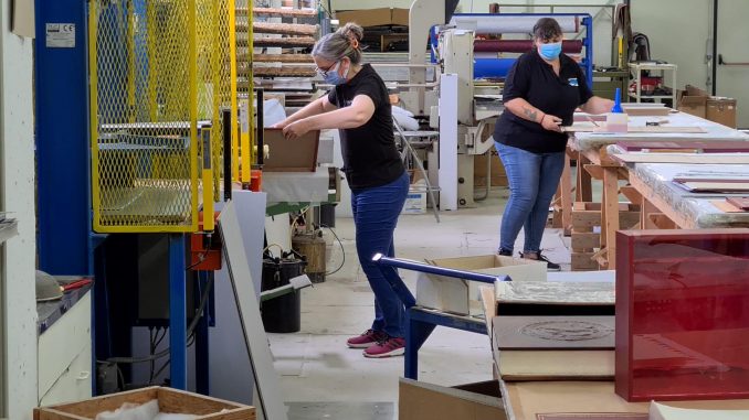 Pantalla, nasce la Legatoria Tuderte e salva lo stabilimento dal fallimento