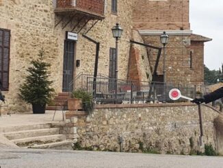 In giro per Todi con due coltelli, Carabinieri denunciano due giovani