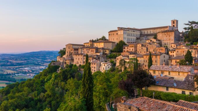 La grande storia fa per tre giorni il pieno a Todi con "UmbriaAntica".