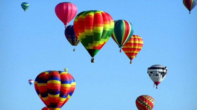 85 mongolfiere in volo: record italiano a Terni