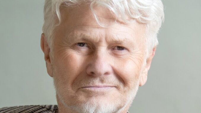 Ron si Esibisce al Teatro Comunale di Todi per "Moon in Canto"