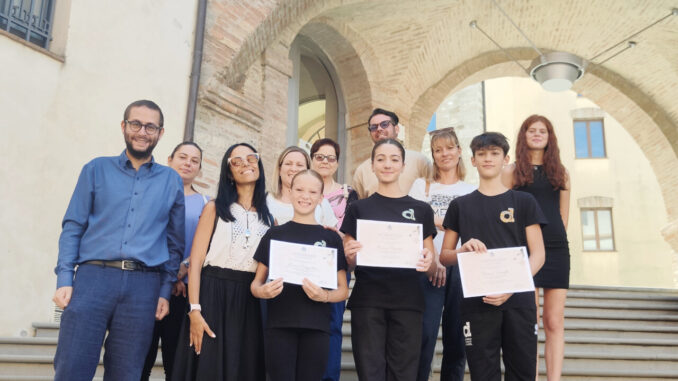 Attestato di merito per tre giovani allievi della scuola di danza
