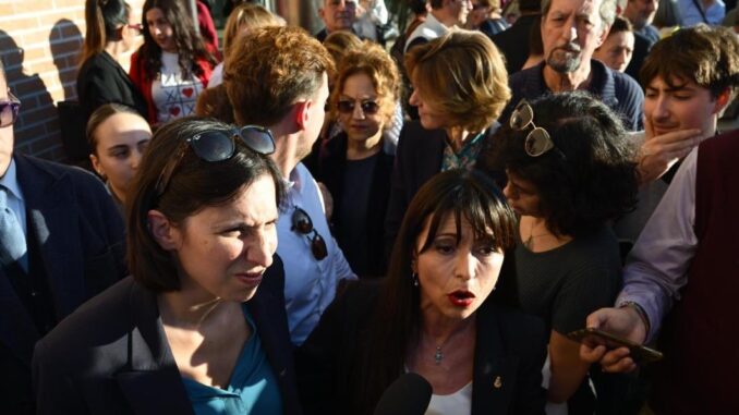 Sit-in davanti l'ospedale di Pantalla con Stefania Proietti, la candidata Presidente alla Regione