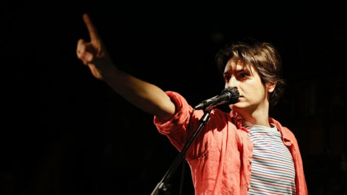 Filippo Capobianco in scena a Todi con "Mia mamma fa il notaio"