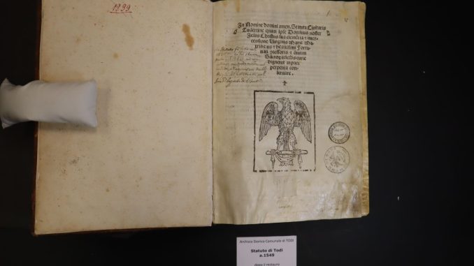 Restaurati 5 degli 11 antichi Statuti della città di Todi