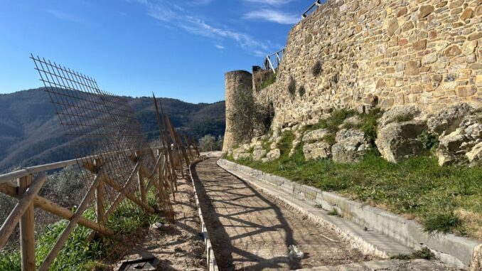 Al via lavori secondo stralcio riqualificazione aree esterne del castello di Migliano