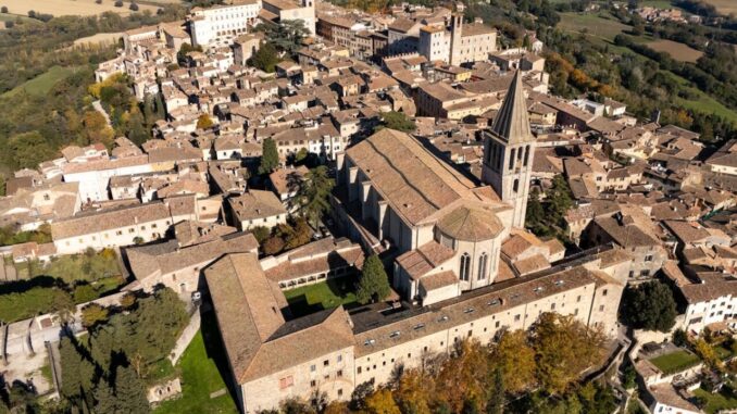 Todi: analisi dei flussi turistici nel centro storico