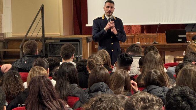 Studenti Istituto “Ciuffelli Einaudi” di Todi, a lezione di legalità con la Polizia di Stato