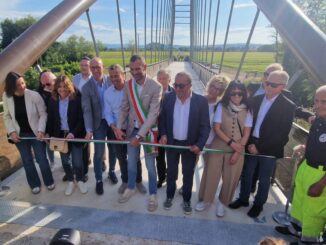 Inaugurata a Torgiano la passerella ciclopedonale sul Tevere