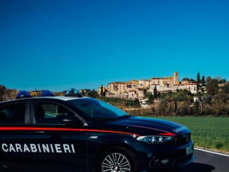 Entra in caserma con la cocaina in tasca, denunciato dai Carabinieri