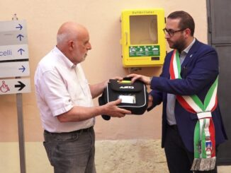 Defibrillatore Salva Vita a Marsciano: Geometri Donano Terzo DAE