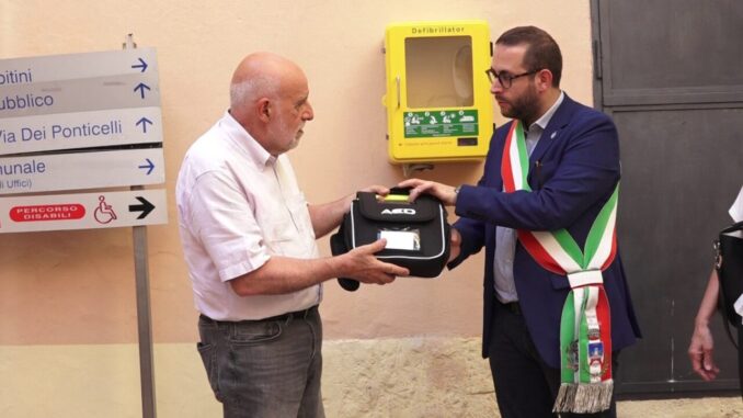 Defibrillatore Salva Vita a Marsciano: Geometri Donano Terzo DAE