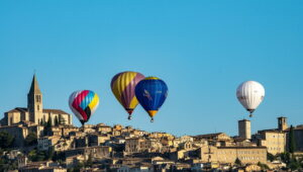 Umbria tra cielo e musica: 57 mongolfiere da 22 Paesi
