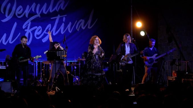Serata magica a Deruta: sul palco Sarah Jane Morris, Matt Backer e Custodie Cautelari