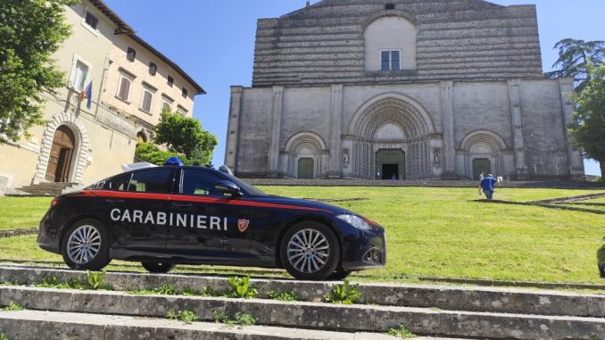 Sedicenne forza un controllo dei carabinieri e viene arrestato