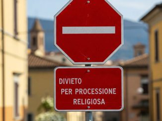 Todi, traffico sospeso per la processione religiosa serale