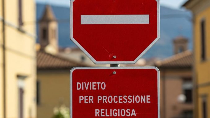 Todi, traffico sospeso per la processione religiosa serale