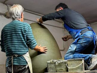 Ceramica da record: a Deruta l'Uovo di Pasqua più grande