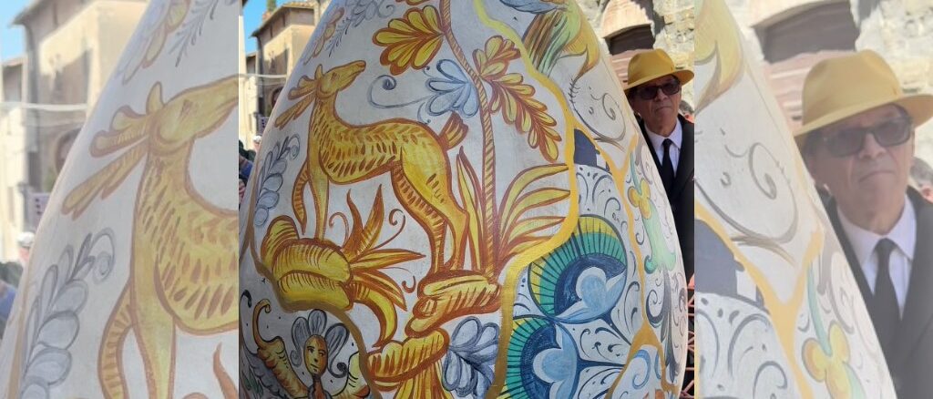 Deruta inaugura l’uovo in ceramica più grande