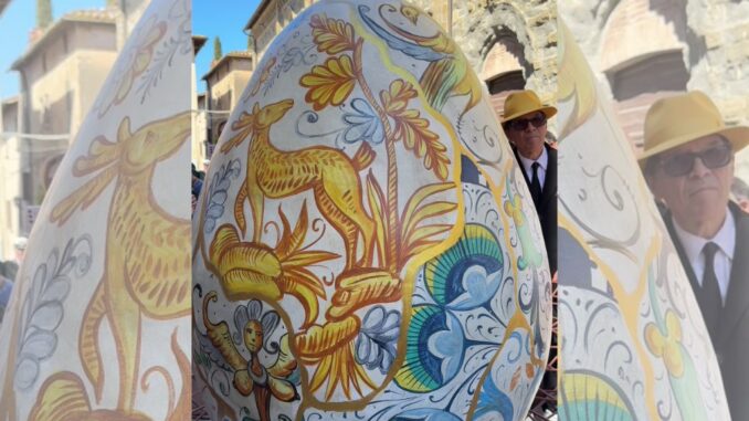 Deruta inaugura l’uovo in ceramica più grande