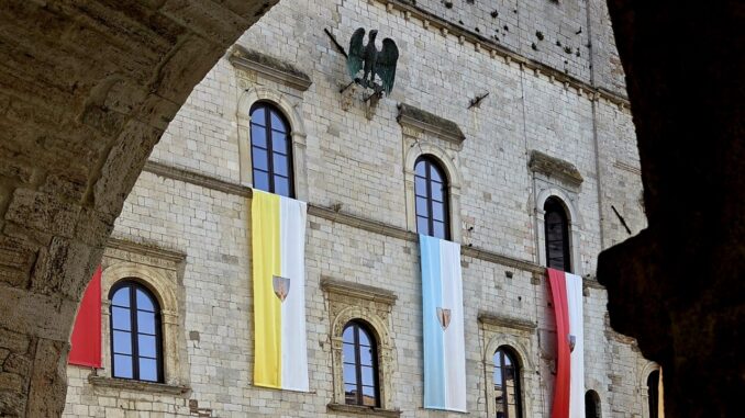 Todi, centro storico aperto ma sotto controllo elettronico